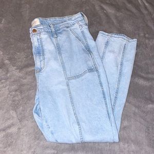 Light washed JEANS😍